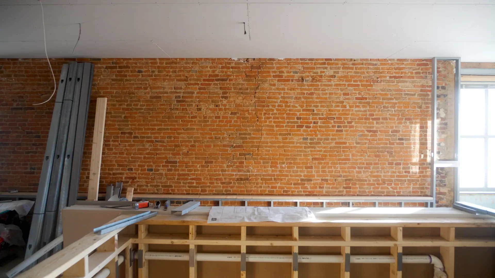 Closing a commercial lease deal